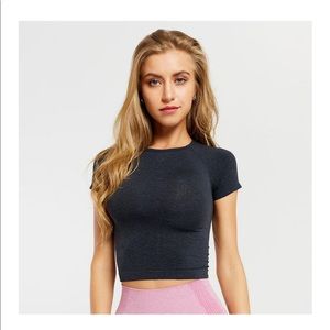 Astoria Seamless Cropped Tee